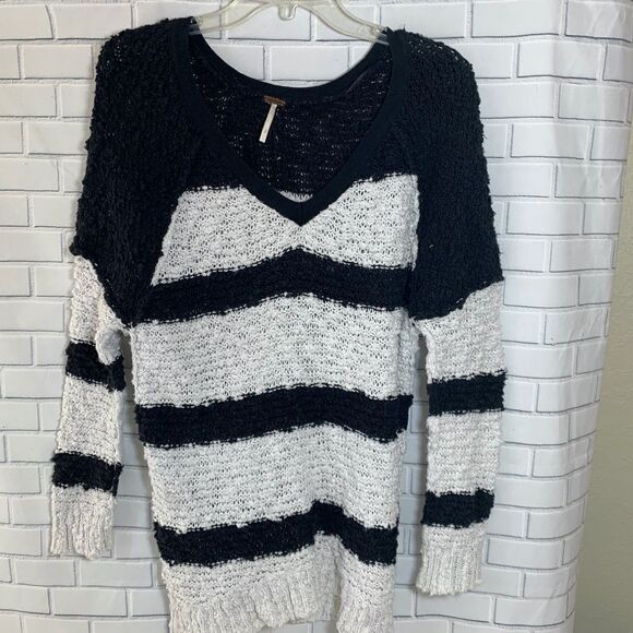 Free People Songbird Boucle Sweater Size S - Picture 2 of 6